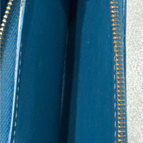 Fendi FF Cube Bi-Fold Zip Wallet – Blue Leather - Picture 11 of 16